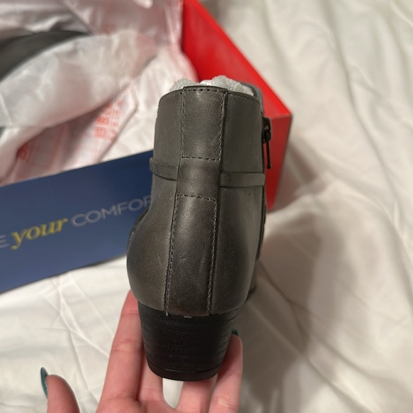 Abeo Booties NWT! - Picture 5 of 8